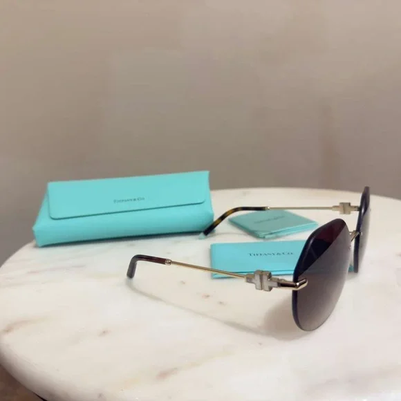 Tiffany & Co. TF3077 Sunglasses – Gold Frame / Brown  display picture 1